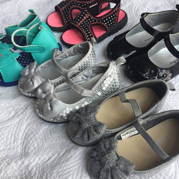 Size 5 (9-12month) Girl Shoes Bundle! - Picture 2 of 8